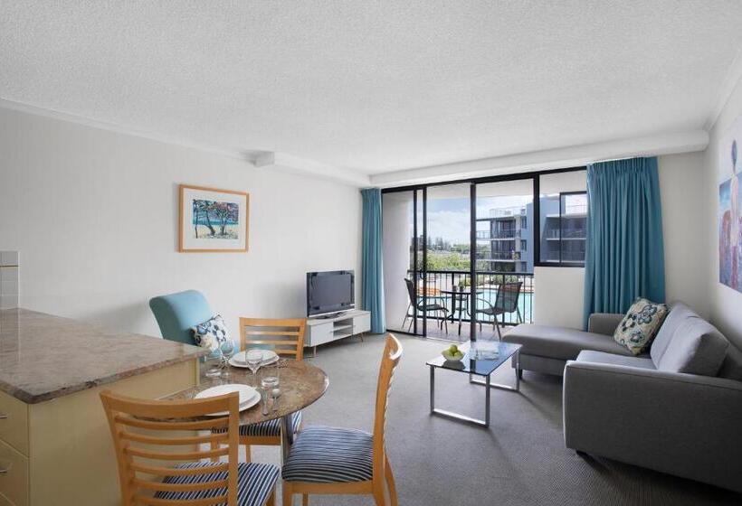 2 Bedroom Apartment with Views, Breakfree Grand Pacific