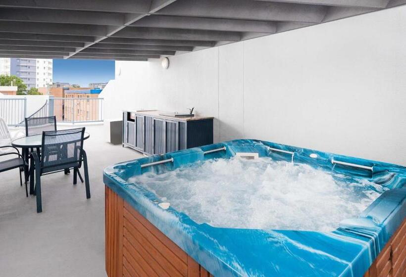 דירת חדר עם טרסה, Breakfree Grand Pacific