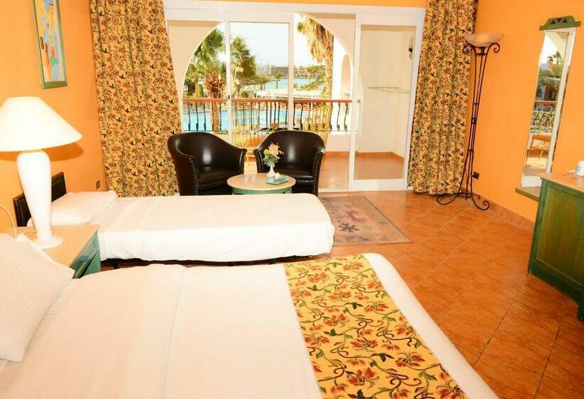 Номер Стандарт Вид на Бассейн, Arabia Azur Resort