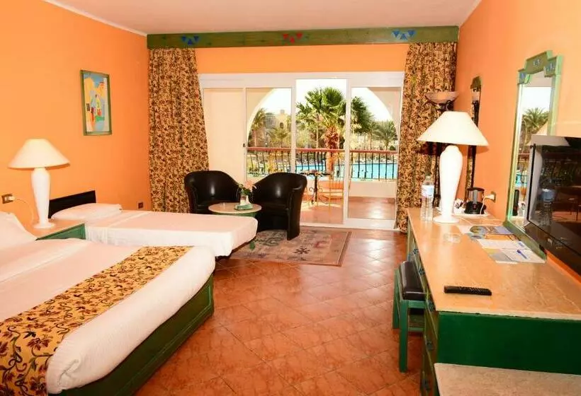 プールビュースタンダードルーム, Arabia Azur Resort