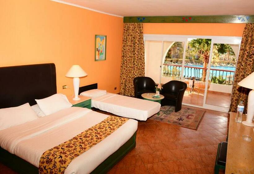 Номер Стандарт Вид на Бассейн, Arabia Azur Resort