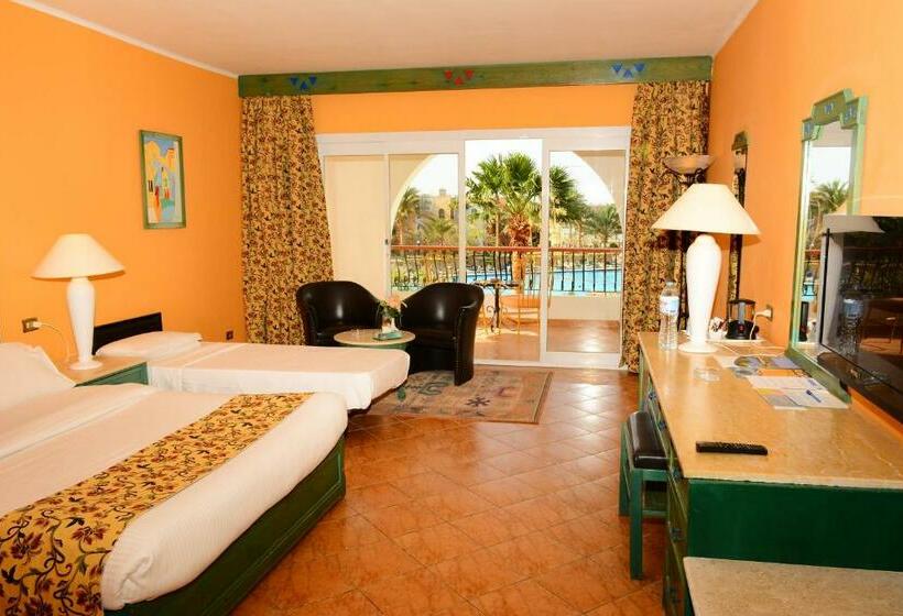 Номер Стандарт Вид на Бассейн, Arabia Azur Resort