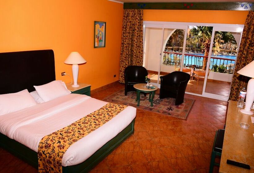 Номер Стандарт Вид на Бассейн, Arabia Azur Resort