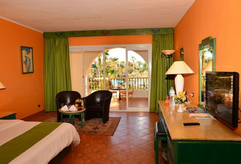 Номер Стандарт Вид на Бассейн, Arabia Azur Resort