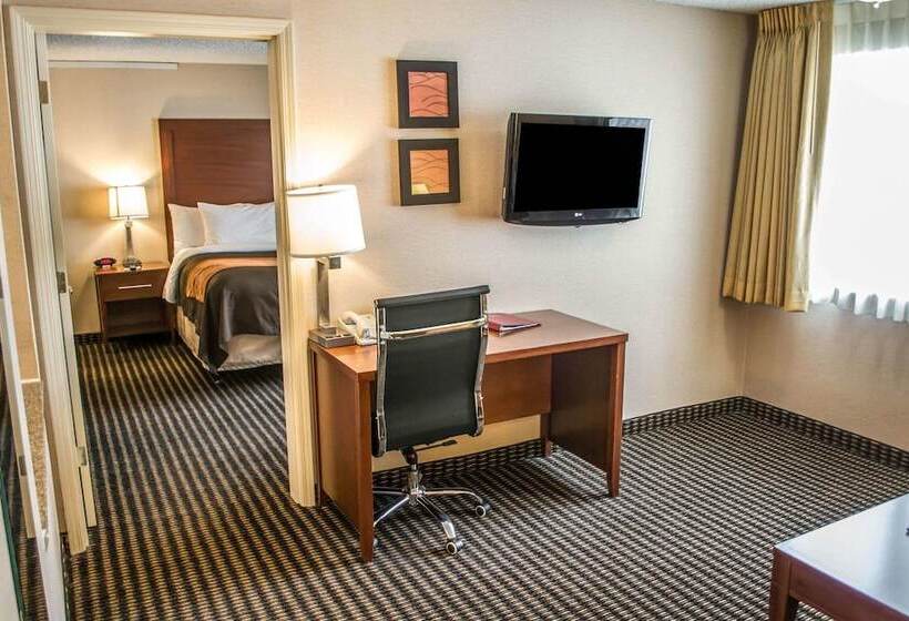 キングサイズベッドのスイートルーム, Comfort Inn & Suites Beaverton   Portland West