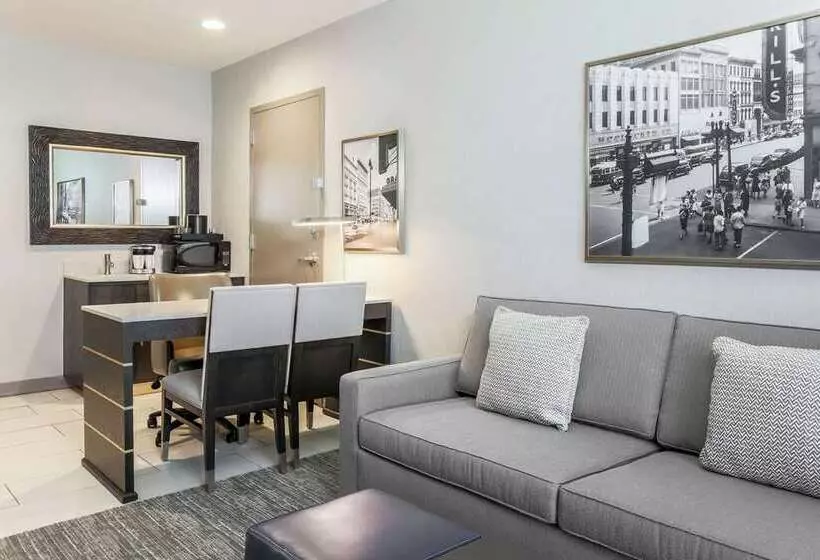 スイート, Embassy Suites By Hilton Hampton Convention Center