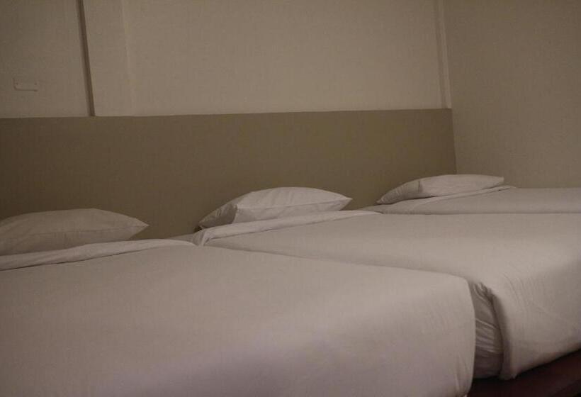 اتاق سوپریور سه تخته, Floral Shire Suvarnabhumi Airport   Sha Extra Plus