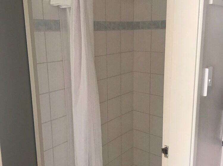 침실 1개 아파트, Geneva Motor Lodge
