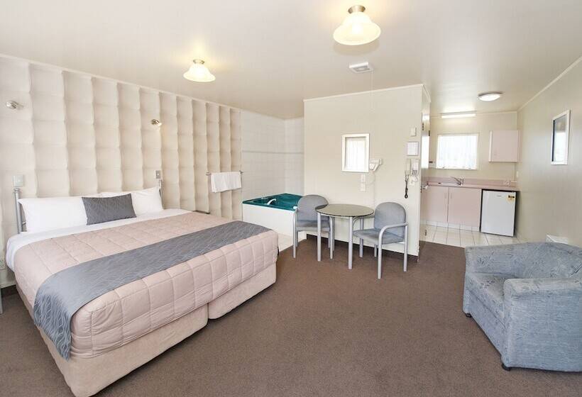 스탠다드 스튜디오, Geneva Motor Lodge