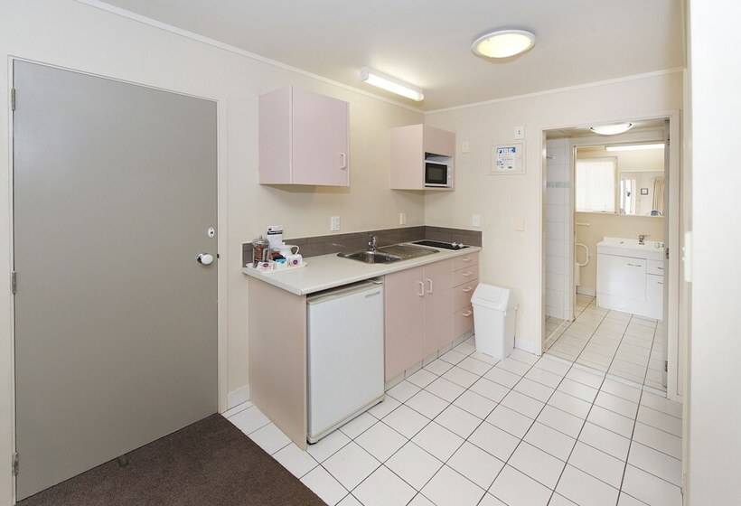 Апартаменты 1 Спальня, Geneva Motor Lodge