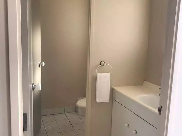 ２ベッドルームアパートメント, Geneva Motor Lodge