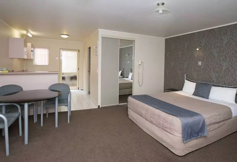 ２ベッドルームアパートメント, Geneva Motor Lodge