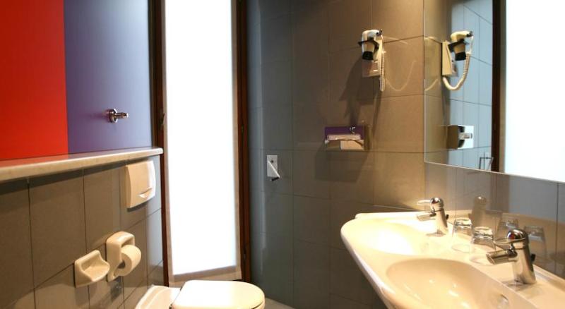 带大床的套房, Holiday Inn Express Dandridge By Ihg