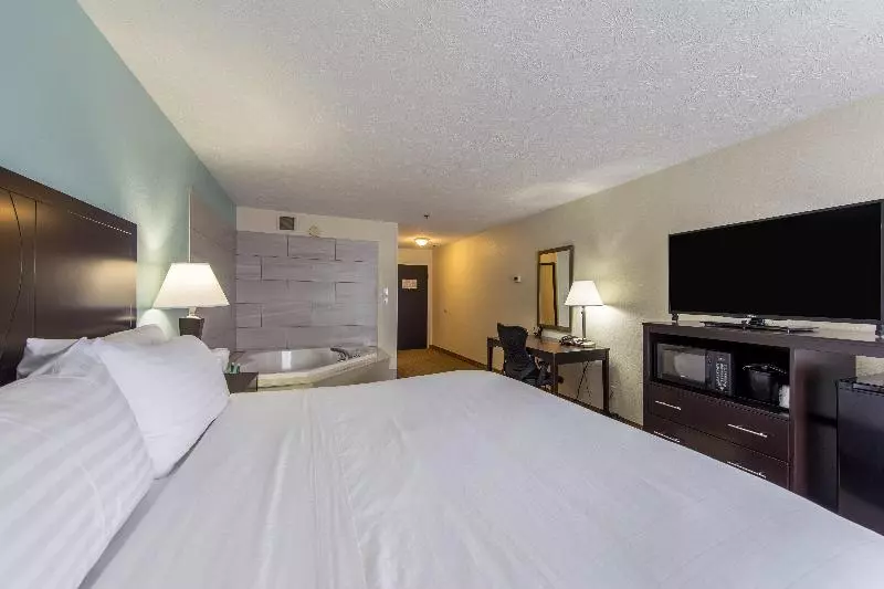 キングサイズベッドのスイートルーム, Holiday Inn Express Dandridge By Ihg