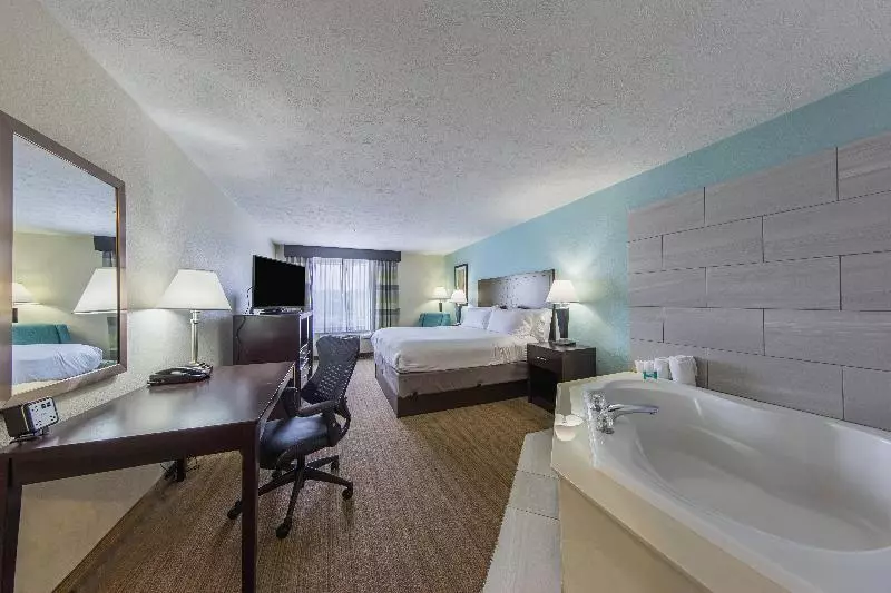 キングサイズベッドのスイートルーム, Holiday Inn Express Dandridge By Ihg