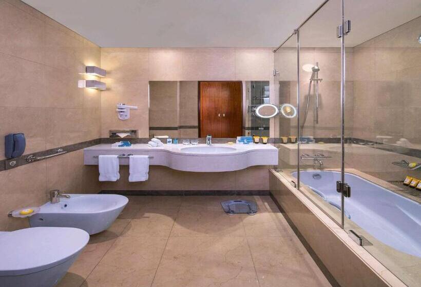 اتاق اجرایی با تخت بزرگ, La Cigale Hotel Managed By Accor