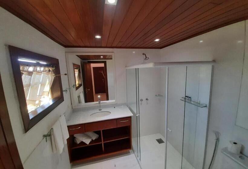 اتاق استاندارد با چشم‌انداز استخر, Pousada Porta Do Céu