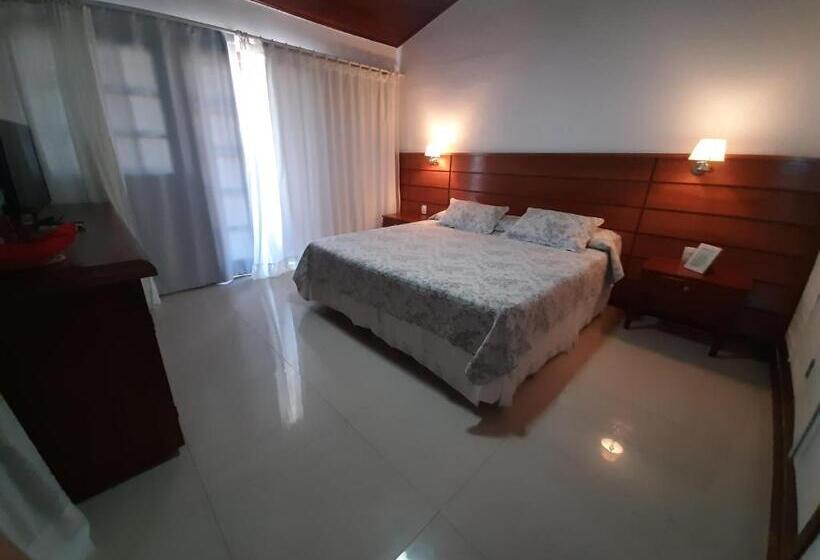 اتاق لوکس با وان آب گرم, Pousada Porta Do Céu