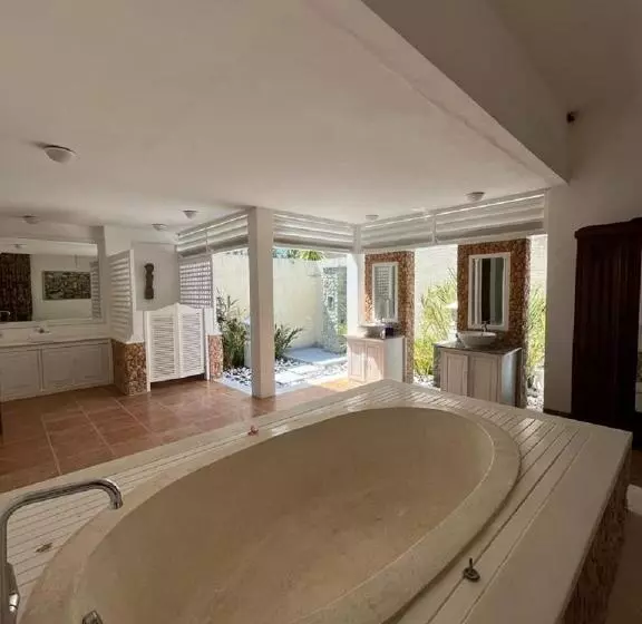 スリーベッドルーム　ヴィラ, Puri Mas Boutique Resort & Spa