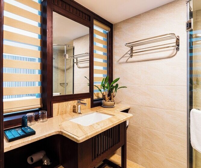 اتاق سوپریور, Tran Vien Dong