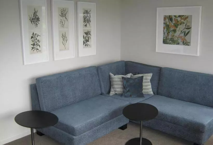 2 Bedrooms Apartment City View, Waitakere Resort & Spa