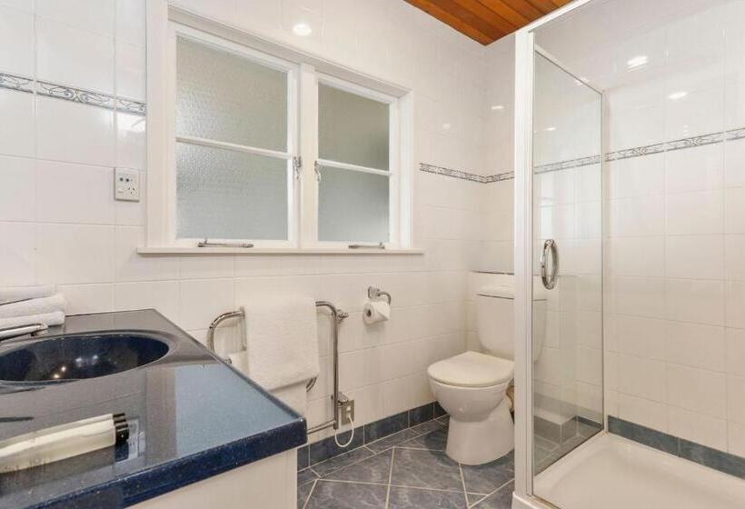 2 Bedrooms Apartment City View, Waitakere Resort & Spa