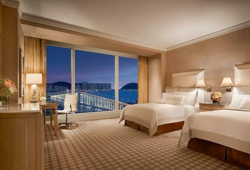 اتاق دلوکس با تخت کینگ و چشم‌انداز شهر, Wynn Macau