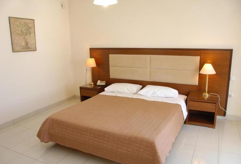 家庭公寓, Paleos Apartments