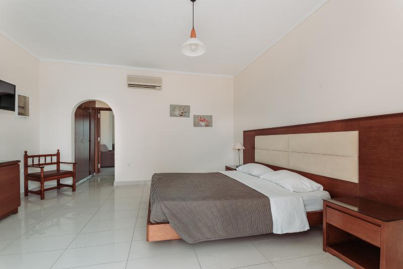 آپارتمان 1 خوابه, Paleos Apartments