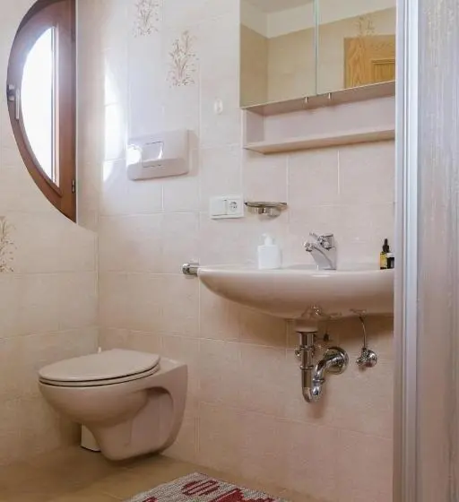 اتاق استاندارد چهار تخته, Garni Fany