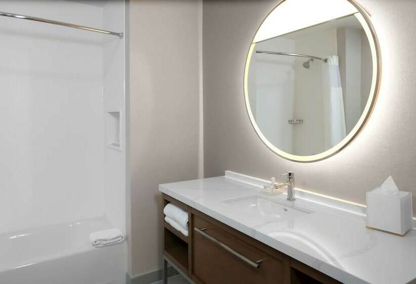 Номер Стандарт 2 Двуспальные Кровати, Courtyard By Marriott Thomasville Downtown