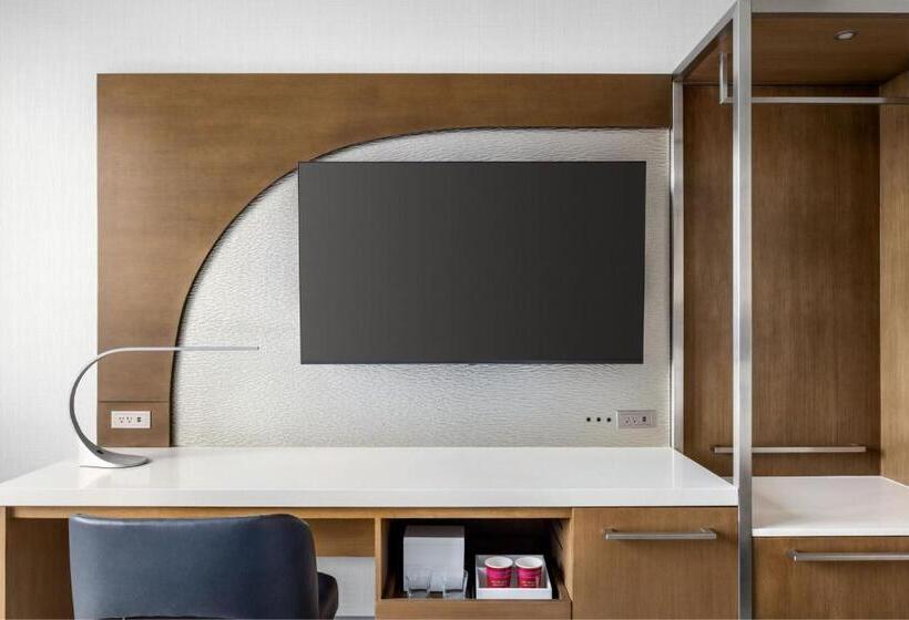 장애인을 위한 스탠다드 룸, Marriott New York Jfk Airport
