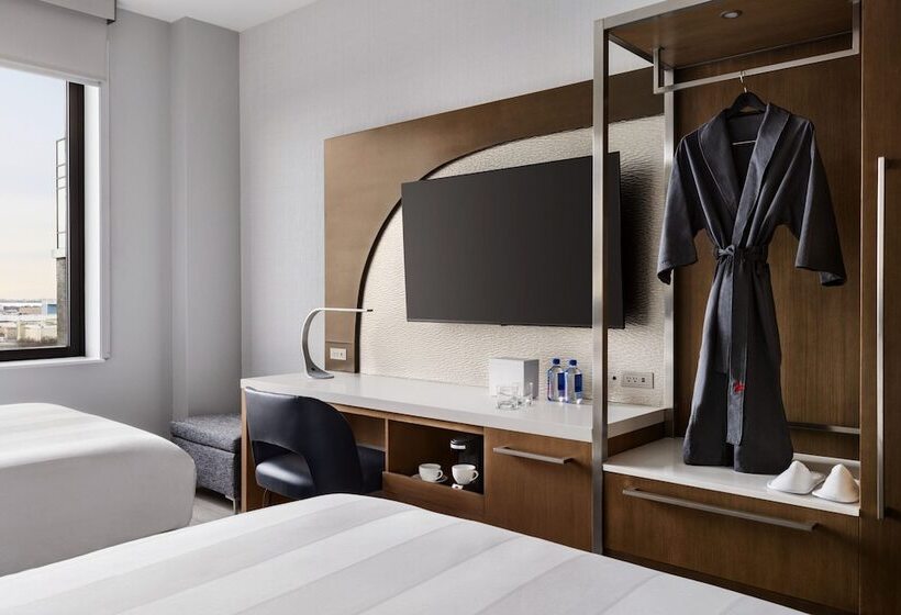 장애인을 위한 스탠다드 룸, Marriott New York Jfk Airport