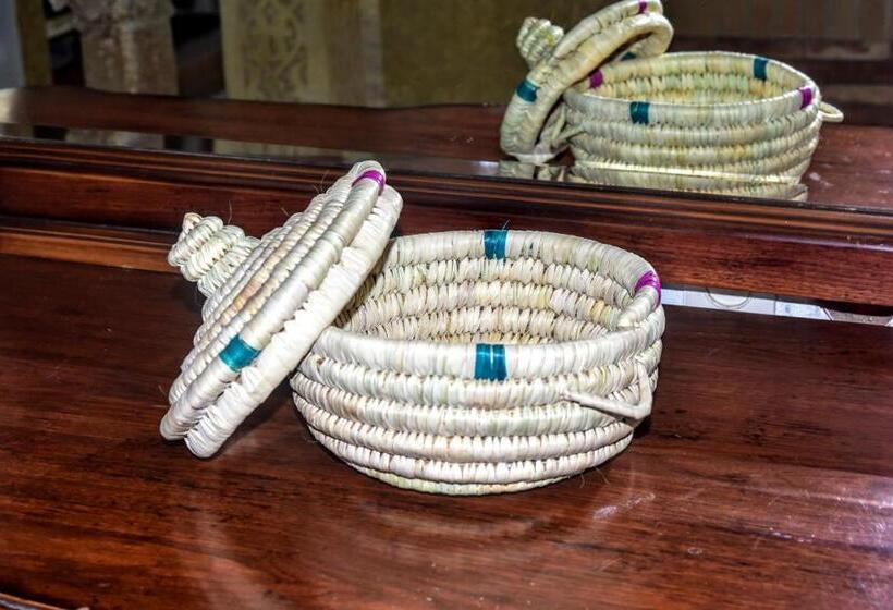 Номер Стандарт, Riad Razoli Sidi Daoui