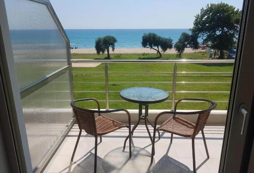 اتاق استاندارد با چشم‌انداز دریا, Ocean Hotel Resort