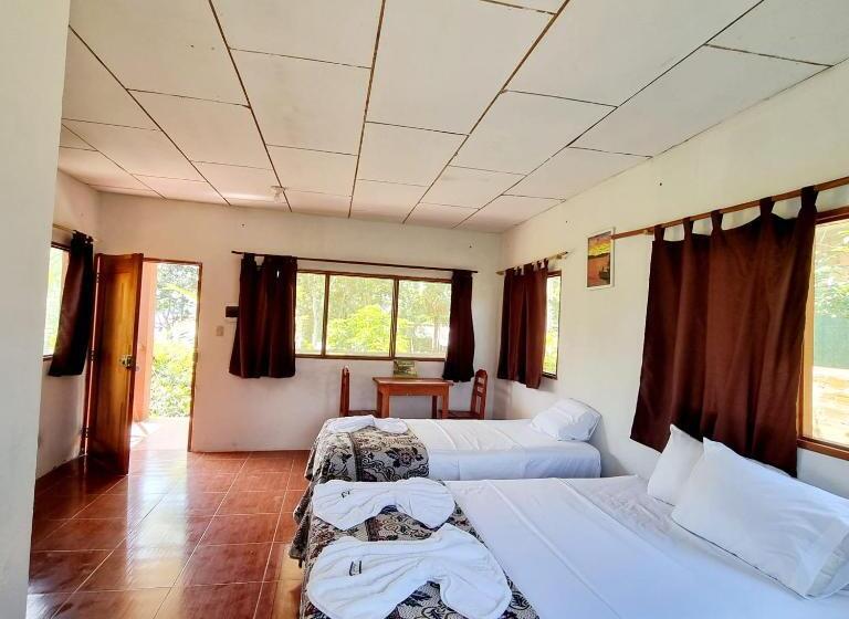 패밀리 방갈로, Milia Amazon Lodge