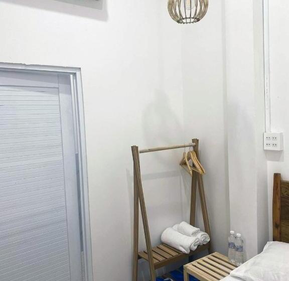 اتاق عادی, Hero Hostel & Billiards