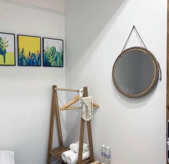 اتاق عادی, Hero Hostel & Billiards