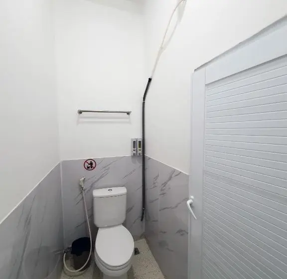 اتاق عادی, Hero Hostel & Billiards