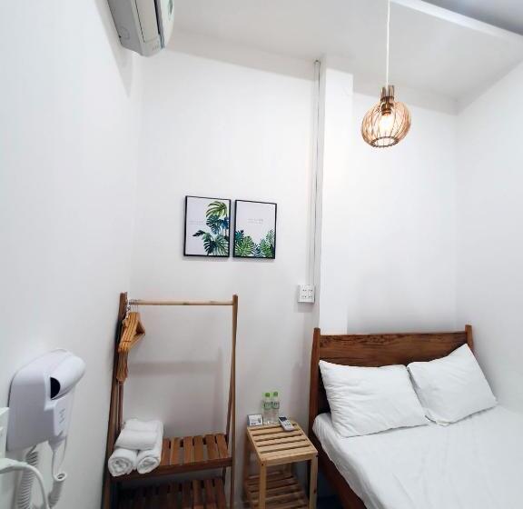 اتاق عادی, Hero Hostel & Billiards