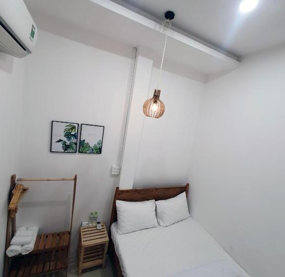 اتاق عادی, Hero Hostel & Billiards