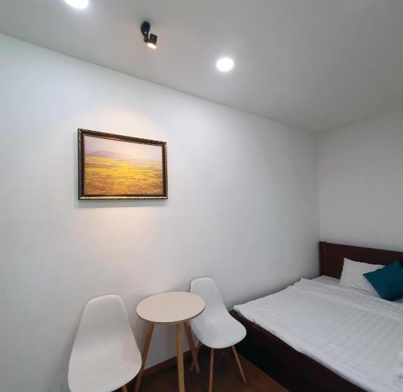 اتاق استاندارد, Hero Hostel & Billiards