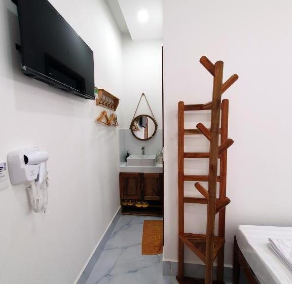 اتاق استاندارد, Hero Hostel & Billiards