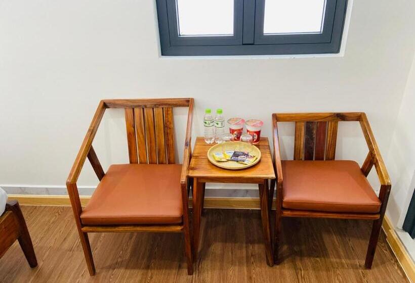 اتاق استاندارد با چشمانداز کوهستان, Hero Hostel & Billiards