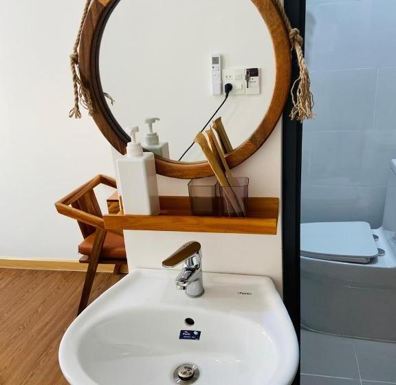 اتاق استاندارد با چشمانداز کوهستان, Hero Hostel & Billiards