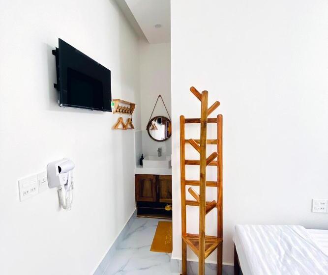 اتاق استاندارد, Hero Hostel & Billiards