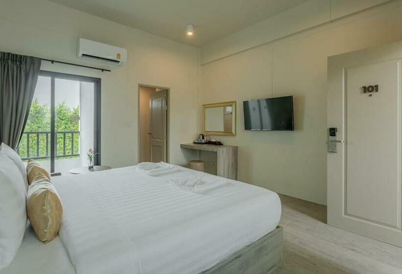 디럭스 룸 킹사이즈 침대, Ang Pao Hotel Phuket
