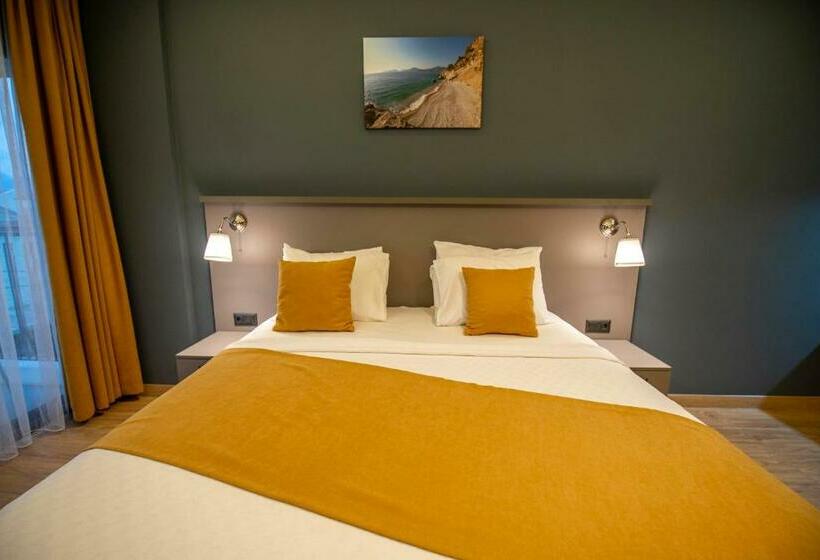 豪华工作室, Belci City House