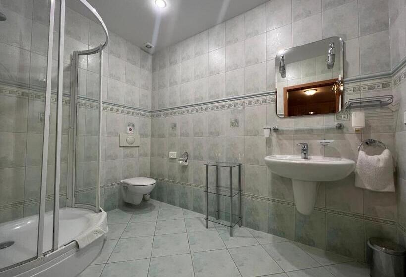 デラックスルーム, Kłodzko