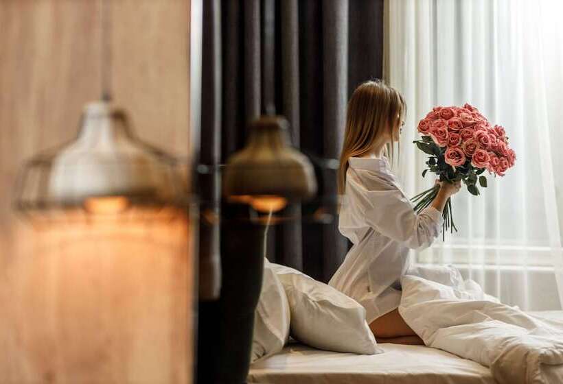 غرفة ديلوكس, Schuster Boarding House